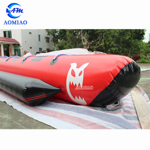 Bateau banane gonflable pour le poisson volant, bateau de passager pour l'eau, requin, taxi, rouge et noir, nouveau design, - Product Image 6