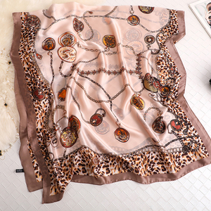 Sciarpa di Lusso in Seta con Stampa Leopardata, Stile Lungo da Spiaggia, Moda Sexy per Donne - Product Image 2
