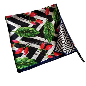 Serviette <span class=keywords><strong>de</strong></span> <span class=keywords><strong>plage</strong></span> double face en microfibre gaufrée Tesalate imprimée - Product Image 2