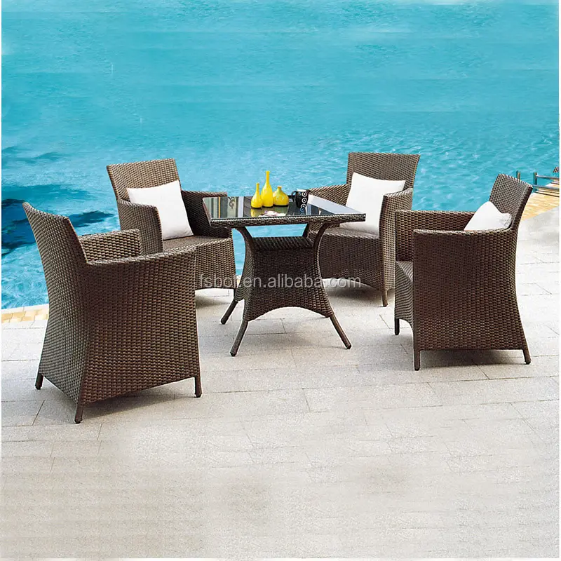 Moderne meubles de jardin en rotin extérieur une table et quatre chaises en osier HFC-089