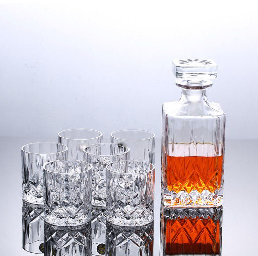 5-Piece Lead-Free Crystal Whiskey Decanter Set Scotch Carafe with 4 Old Fashioned Cocktail Glasses for Drinking