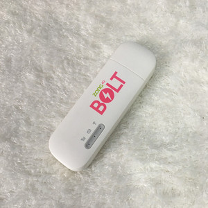 Vente en gros HUAWEI Bolt E8372 <span class=keywords><strong>E8372h</strong></span>-153 150 Mbps 4G LTE Cat 4 Clé USB Wifi mobile, Clé USB LTE Cat.4 - Product Image 1
