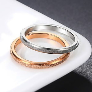Cheap Wholesale Simple <strong>Fashion</strong> <strong>Jewellery</strong> Thin 18k Gold Plated Stainless Steel Ring for Woman Wed Ring R823 R824 - Product Image 4
