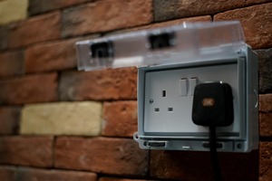 Prise de courant murale étanche IP65, 2 sorties, 13a, panneau solaire, noir - Product Image 3