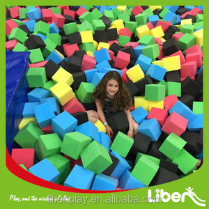 Bán buôn Tùy chỉnh màu sắc sang trọng đầy màu sắc Trampoline bọt Pit <span class=keywords><strong>Cubes</strong></span> mật độ cao bọt Pit khối - Product Image 4