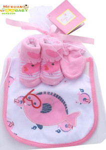 Chaussettes pour bébé 3 en 1 100% coton avec bavoirs, gants et mitaines avec fermeture à boutons - Product Image 4