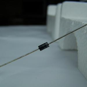 200MA 3000V Diode Chỉnh Lưu Điện Áp Cao R3000 3KV DO15 - Product Image 3