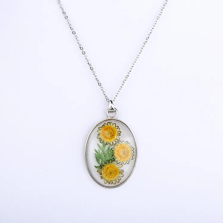 2022 Hot sale oval shape long chain dry flower pendant necklace boho jewelry