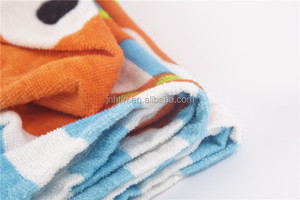 Pulpo Rosa niños poncho con capucha Toalla de playa - Product Image 3