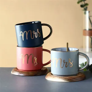 هدية عيد الحب الفاخرة mr mrs شعار مخصص زوجين السيراميك الحليب الشاي أكواب القهوة مع الذهب انعقدت