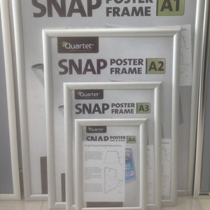 Penglong PL-M25 cadre à pression rabattable A3 25mm bord incurvé anodisé aluminium signe vitrine panneaux publicitaires PET résistant aux UV - Product Image 1