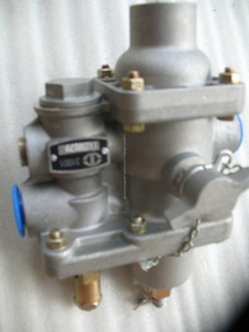 SEM650B cargadora de ruedas de repuesto parte de Aceite separador de agua válvula W110000160 - Product Image 2