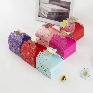 Caja de regalo de boda de papel de Flor de mariposa de corte láser delicado en relieve