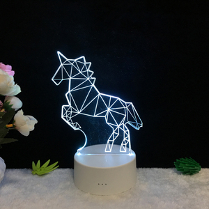 Lampe de Table 3D en forme de <span class=keywords><strong>licorne</strong></span>, lumière changeante entre 7 couleurs, luminaire décoratif d'intérieur, idéal pour un bureau, une chambre à coucher ou comme cadeau de noël pour enfants - Product Image 4