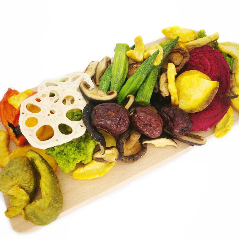 Collations de légumes crus à basse température, collation, soupière de légumes frit sous vide