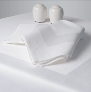 5 star hotel restaurant dinner plain white table linen napkins