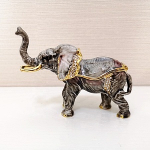 Boîte à bijoux en métal éléphant en alliage d'étain plaqué or, peinte à <span class=keywords><strong>la</strong></span> <span class=keywords><strong>main</strong></span>, couleur grise, avec cristaux, pour cadeaux du Nouvel An - Product Image 1