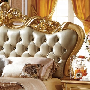 Letto Matrimoniale di Lusso in Legno e Pelle, Design Dorato per Camera da Letto - Product Image 4