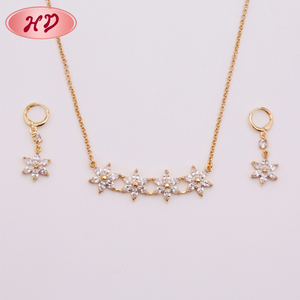 Los Mejores Conjuntos de Joyería Pakistaníes Coloridos de Oro de 18K para Mujer - Product Image 1