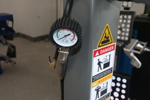 Bonne Qualité Swing Post Changeur De Pneu avec Gonfleur Changement De <span class=keywords><strong>Pneus</strong></span> Machine - Product Image 5