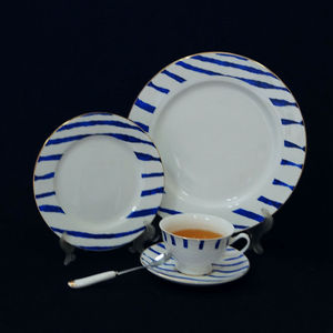 <span class=keywords><strong>Service</strong></span> de table en porcelaine bleue à rayures classiques, <span class=keywords><strong>vaisselle</strong></span> occidentale en céramique, cadeaux de mariage, fête à domicile, vente en gros, emballés dans des boîtes - Product Image 4