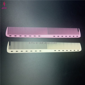 Nuovo design in <span class=keywords><strong>fibra</strong></span> <span class=keywords><strong>di</strong></span> <span class=keywords><strong>carbonio</strong></span> opaco nero <span class=keywords><strong>di</strong></span> capelli trim <span class=keywords><strong>pettine</strong></span> per barbiere - Product Image 5