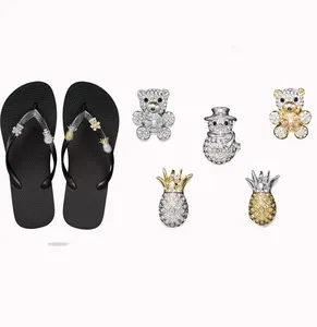 Atacado fábrica strass urso flip flops encantos boneco de neve sapato stud acessórios