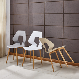 Contemporain de luxe en plastique blanc moderne <span class=keywords><strong>4</strong></span> places à manger tables <span class=keywords><strong>et</strong></span> <span class=keywords><strong>chaises</strong></span> avec <span class=keywords><strong>pieds</strong></span> en bois massif - Product Image 6