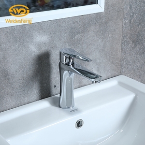 Juego de Inodoro de Una Pieza con Doble Descarga de Cerámica de Color Blanco Ajustable y Lavabo con Pedestal - Product Image 5