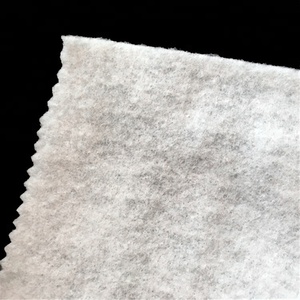 Fabricación china de polietileno forro de guata de poliéster al por mayor no tejida perforada aguja acolchado guata utilizado como guantes battings - Product Image 6