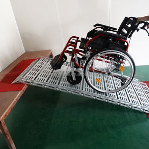 <span class=keywords><strong>Rampe</strong></span> <span class=keywords><strong>d</strong></span>'accès pour fauteuil roulant Simplywalk 500 kg Largeur 762 mm Anti-corrosion Escaliers Partenaire stratégique pour les rampes <span class=keywords><strong>d</strong></span>'accès Test de charge SGS - Product Image 1
