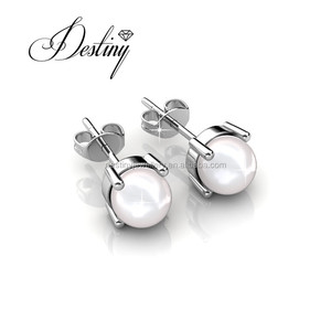 Ensembles <span class=keywords><strong>de</strong></span> pendentifs et boucles d'oreilles élégants ornés <span class=keywords><strong>de</strong></span> perles <span class=keywords><strong>Swarovski</strong></span> Vente <span class=keywords><strong>en</strong></span> <span class=keywords><strong>gros</strong></span> Daisini Ensemble d'accessoires plaqués or 18 carats pour femme - Product Image 3