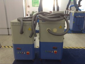 <span class=keywords><strong>Extracteur</strong></span> de fumée de soudage robotisé Fanuc avec haute pression négative et <span class=keywords><strong>extracteur</strong></span> de fumée de soudage sous vide avec tuyau haute température - Product Image 4