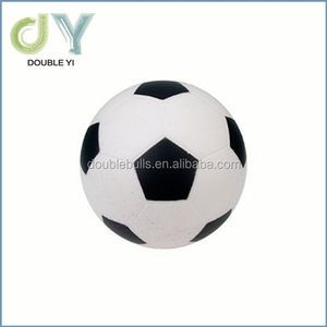 Pelota suave de espuma PU respetuosa con el medio ambiente de <span class=keywords><strong>pirata</strong></span> personalizada, Bola de alivio para apretar calavera y tibias cruzadas de 6,3 cm para edades de 2 a 7 años - Product Image 4