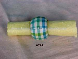 Porte-serviettes de table en bois peint à carreaux bleus et blancs - Product Image 2