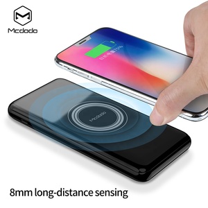 personalizado OEM 7,5 W 10 W rápidamente <span class=keywords><strong>de</strong></span> carga inalámbrica cargador <span class=keywords><strong>10000</strong></span> mAh portátil cargador <span class=keywords><strong>de</strong></span> dispositivos digitales - Product Image 1