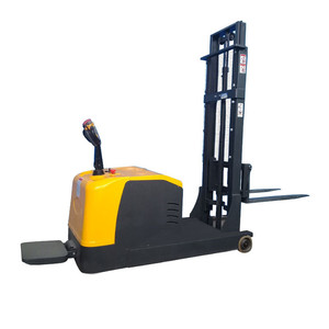 Apilador de Palés Eléctrico Crown de 1 Tonelada y 1.5 Toneladas en Venta, Contrapesado, de Gran Capacidad de Carga - Product Image 1