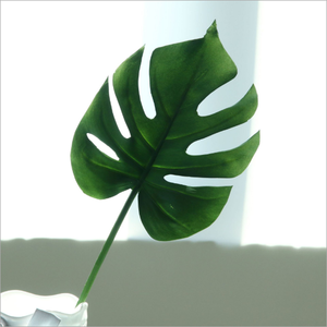 Piccole foglie verdi artificiali di Monstera di alta qualità per la laurea e la vegetazione decorativa di Halloween - Product Image 4