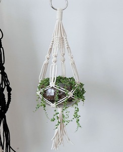 Macramé Hecho a Mano Estilo 2020, Colgador de Macetas de Tela 100% Algodón, Diseño Moderno y Elegante para Decoración del Hogar, Jardín y Balcón - Product Image 5