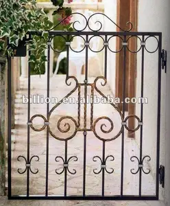 2012 fábrica novo design fabricante porta porta de ferro forjado decoração da casa do lado de fora do portão do jardim esgrima