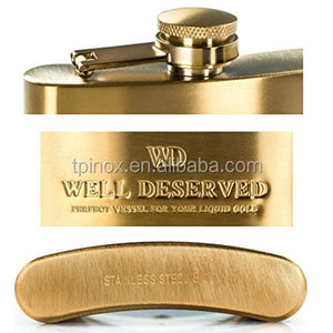 TPINOX-Petaca dorada de 8oz, juego de regalo: bien merecida grabada. Petaca de bolsillo para licor + embudo en un elegante embalaje satinado negro. - Product Image 6