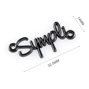 <span class=keywords><strong>Lettres</strong></span> métalliques connectées cousues en métal gunmetal personnalisées, conception d'étiquette de vêtement, logo métallique, <span class=keywords><strong>lettres</strong></span> avec trous pour bikini et maillots de bain - Product Image 1