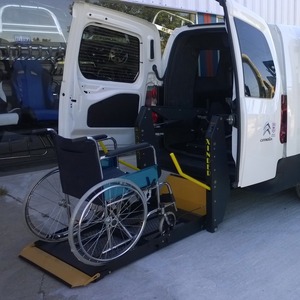 Van Minvan otobüs gövde bagaj kapağı elektrikli hidrolik çift kol tekerlekli sandalye kaldırma platformu araba asansör engelli insanlar için - Product Image 6