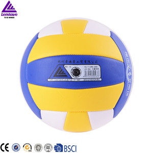 Ballon de volley-ball d'entraînement personnalisé en PVC, taille officielle 5, intérieur/extérieur, toucher doux, revêtement en caoutchouc PVC-PU, coutures durables, poids 260-280g - Product Image 3