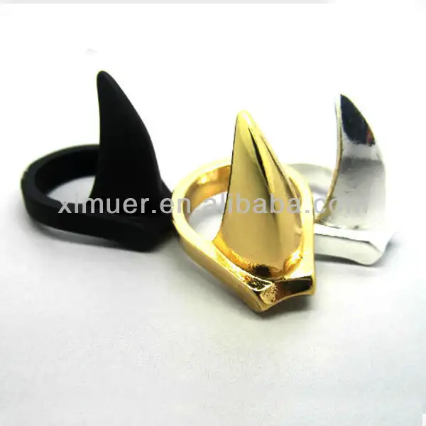2014 Neuester dreifarbiger Metall finger klauen ring