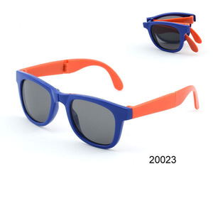 Lunettes de soleil <span class=keywords><strong>BLACK</strong></span> <span class=keywords><strong>FRIDAY</strong></span> OEM personnalisées pas chères pour enfants en promotion Drôle de jouet Lunettes de soleil pliantes rouges et bon marché pour enfants - Product Image 1