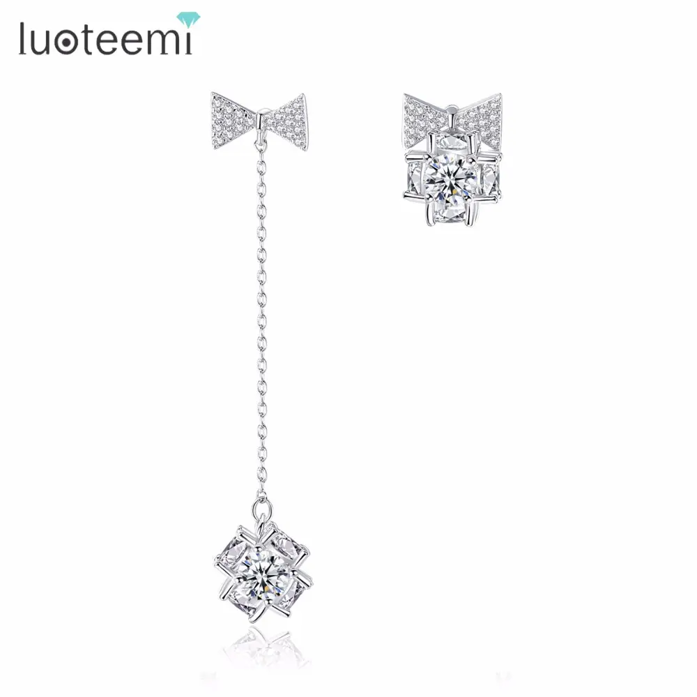 LUOTEEMI Two Bowknot CZ Drop EarringsためWomen White Gold Color 8ミリメートルCrystal Ball Brincos Jewelry Fashion Girls Love Gifts