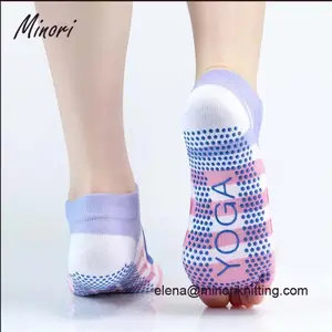 Minori Brand Großhandel Half Toe Yoga Socken benutzer definierte Logo Socken Anti Slip Yoga Barre Socken