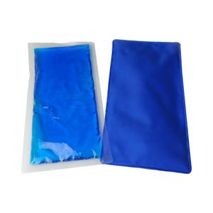 25cm non-toxic gel contained in a durable leak-proof plastic that won't rip tear or puncture cold and hot gel ice pack