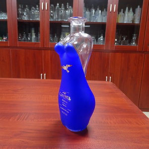 Exótica azul dama de vidrio en forma de <span class=keywords><strong>botellas</strong></span> de 750ml para botella de tequila de cristal con tapa de corcho - Product Image 2